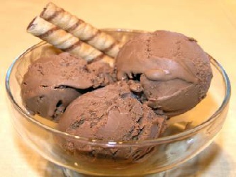 gianduia chocolate hazelnuts ice cream 01